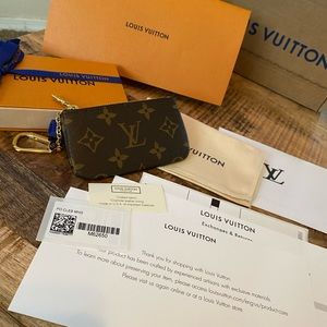 Louis Vuitton key pouch ❗️❗️SOLD❗️❗️